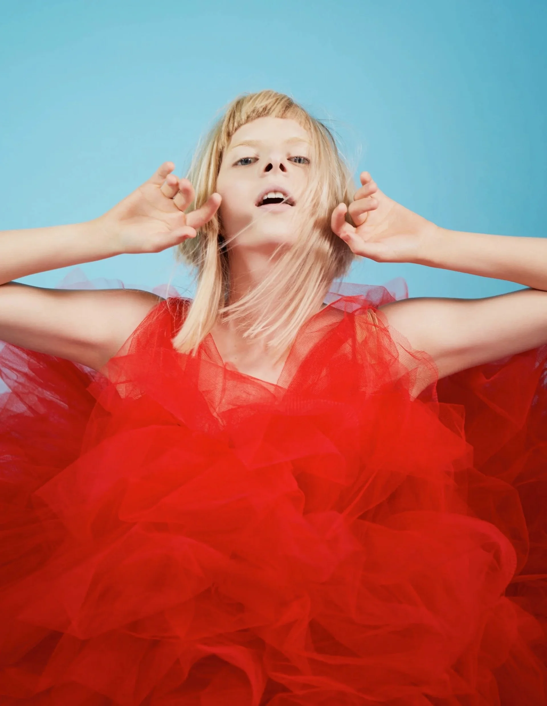 L'officiel x Aurora — 03.JPG