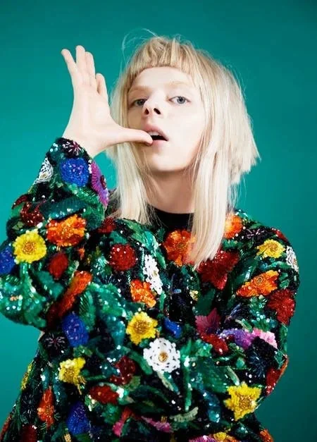 L'officiel x Aurora — 04.jpg